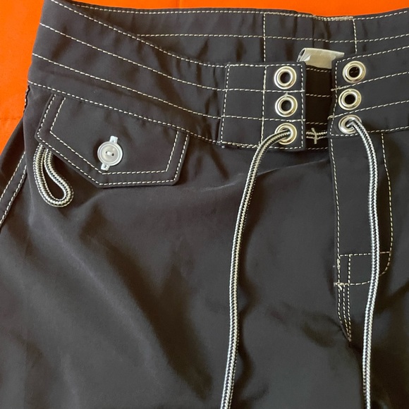 Birdwell Beach Shorts Womens Size 0 Black Britches Boardshort Stretch - Picture 3 of 7